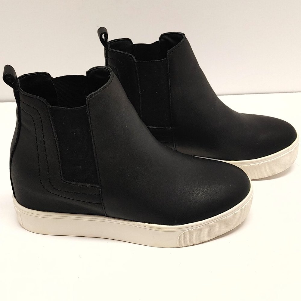 J/Slides Black Leather High Top Sneakers - Size 6